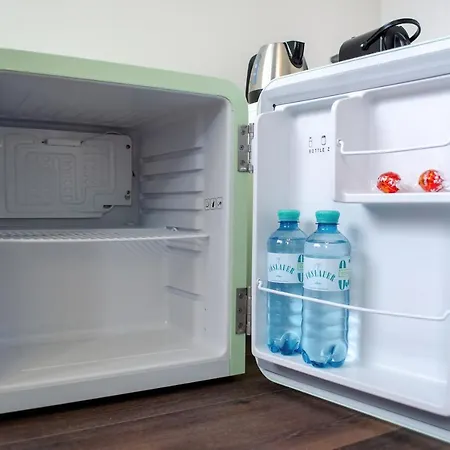 Homely 9 - Stylish & Convenient Self-check-in In *